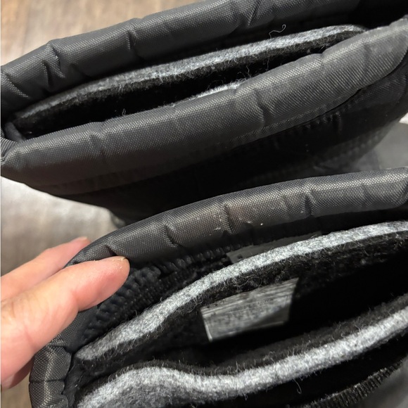 Columbia Snow Hawk Black Winter Boots Youth 2 - Picture 5 of 5